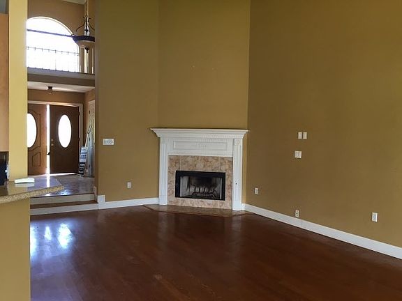 2nd image of 10 Mission Hills Dr