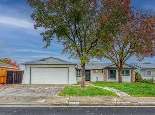 1427 Roberts Ave, Clovis, CA 93611