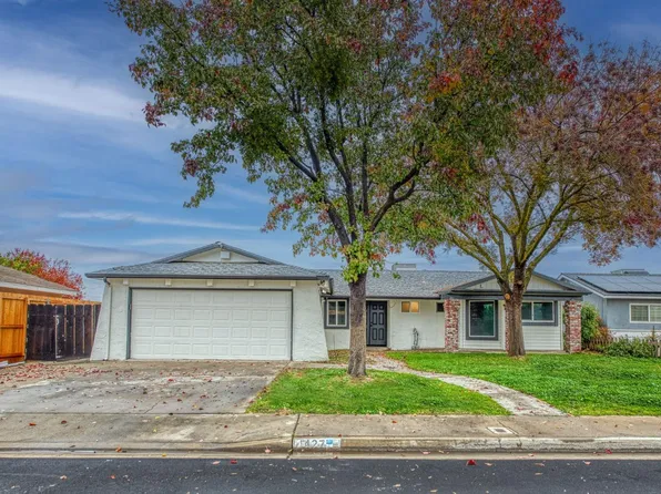 1427 Roberts Ave, Clovis, CA 93611