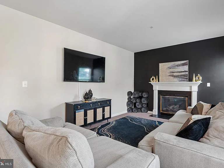 14315 Devinger Pl — Photo 7