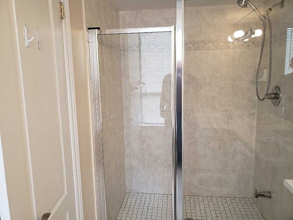 1st image of 60 Disera Dr Unit 1202