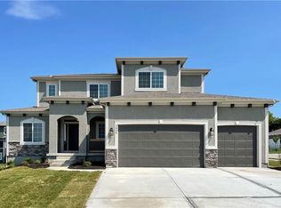 1500 SW Sugar Tree Dr, Lees Summit, MO 64082