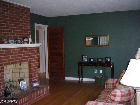 5th image of 224 Stafford Dr