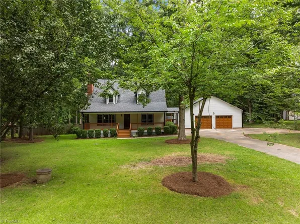 6824 Taylor Woods Ln, Pleasant Garden, NC 27313