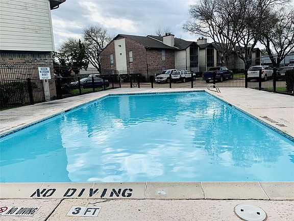 2nd image of 12615 Brookglade Cir Unit 414