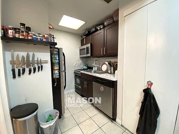 2nd image of 333 W 43rd St #1R