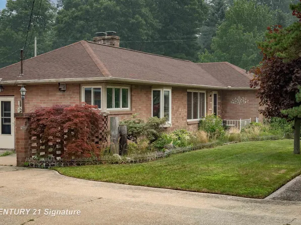 103 Lincoln Dr, Bay City, MI 48706