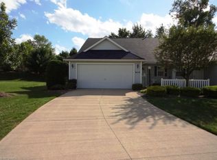7240 Lilac Ct #8A, North Olmsted, OH