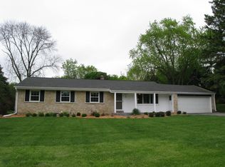 830 Sunny Crest Dr, Waukesha, WI 53186