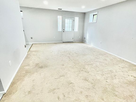 4th image of 8025 Parklane Ct #1