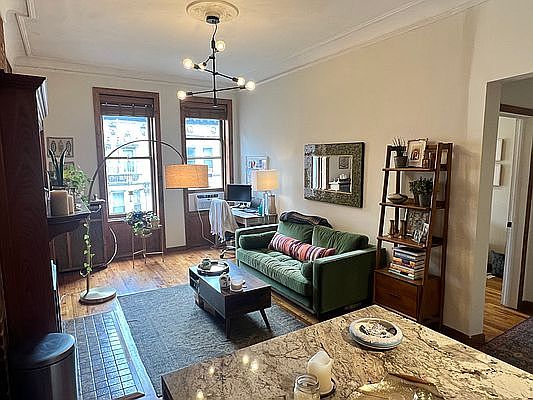 3rd image of 334 W 88th St APT 9