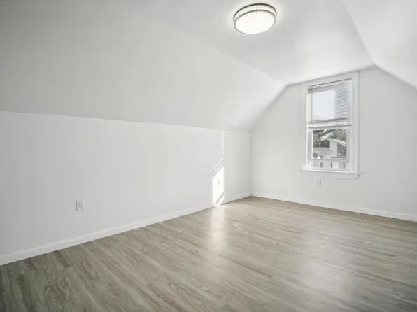 101 West 6th Street image 11 of 17