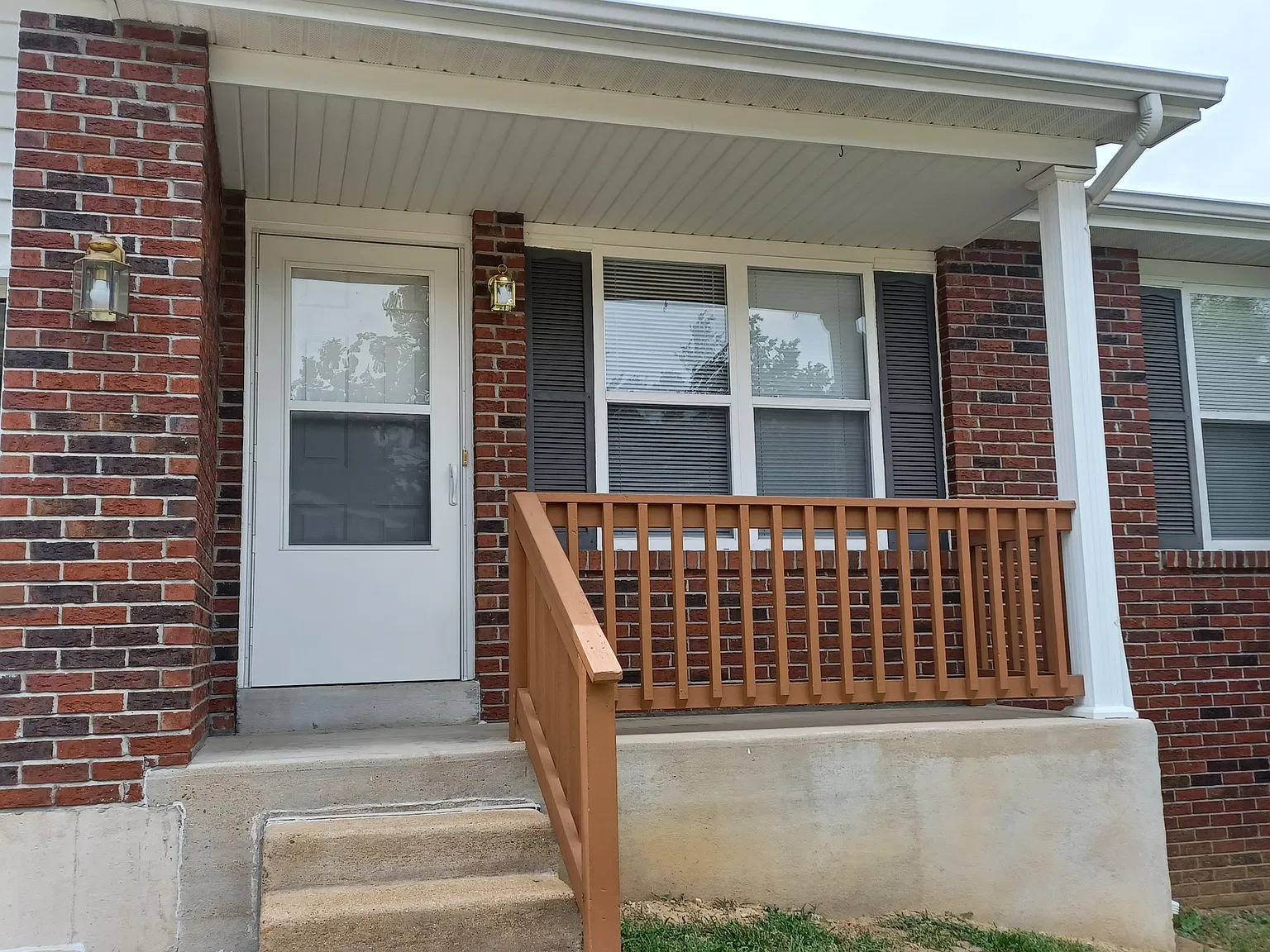 2 bed, 1100 sqft, $1,550 — Photo 2