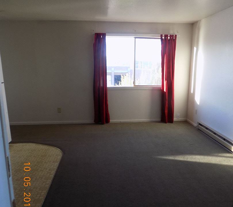 1st image of 108 1st St E APT 5