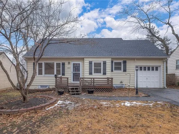 5317 W 50th St, Roeland Park, KS 66205