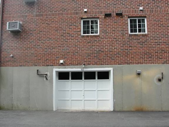 4th image of 92 Oakridge Dr