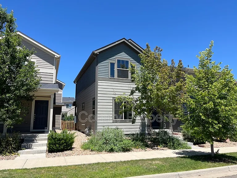 1208 Hummingbird Cir — Photo 2