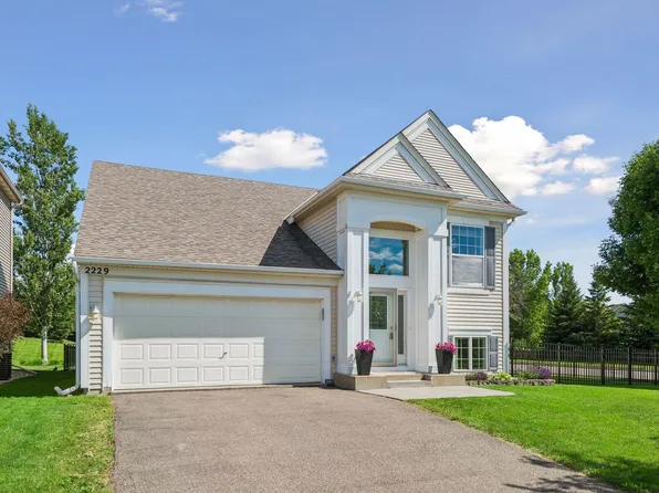 2229 Grimm Rd, Chaska, MN 55318