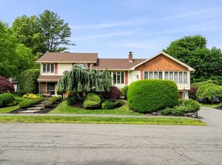 2 Reo Rd, Peabody, MA 01960