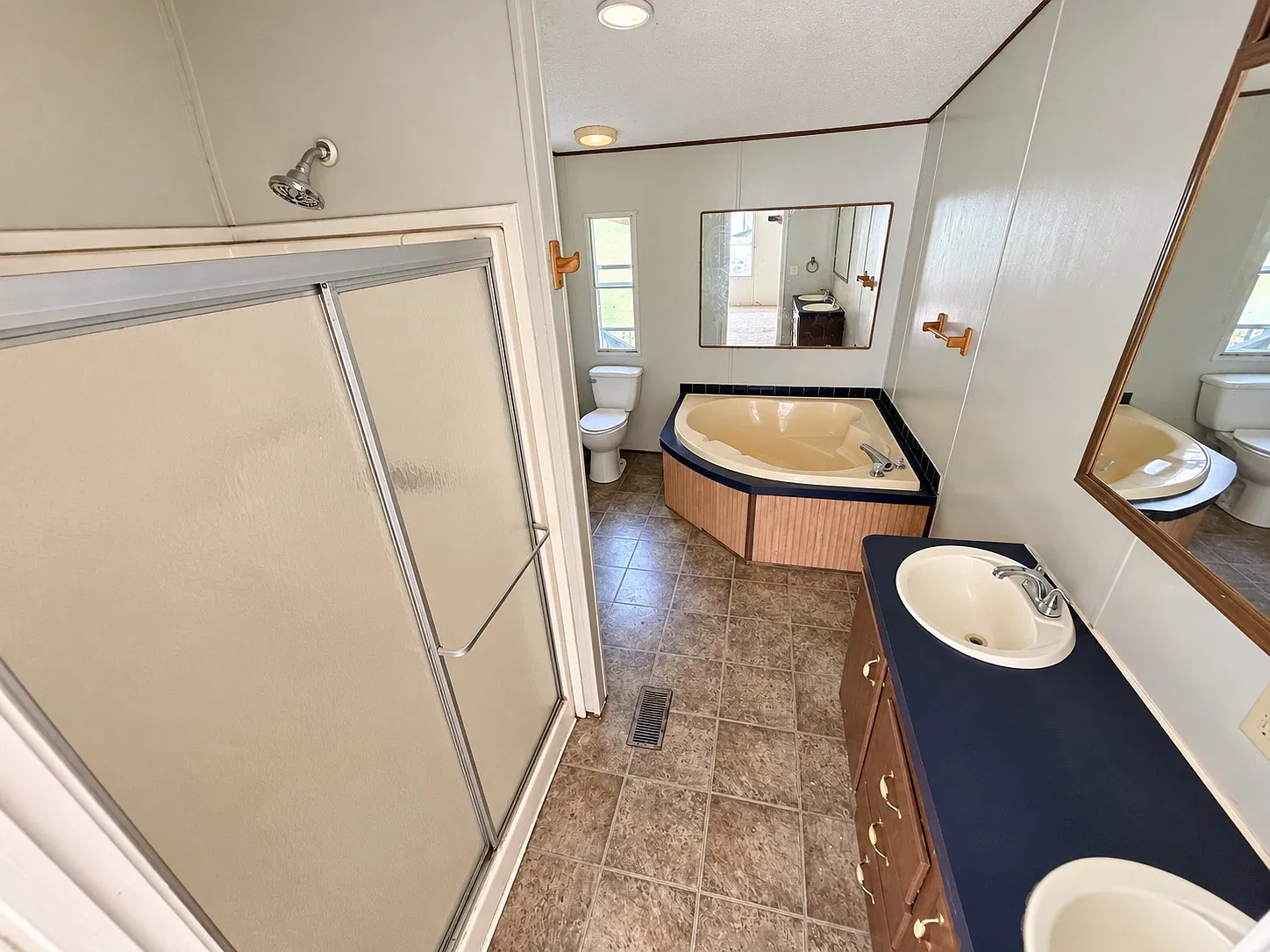 3 bed, 1188 sqft, $1,100 — Photo 3