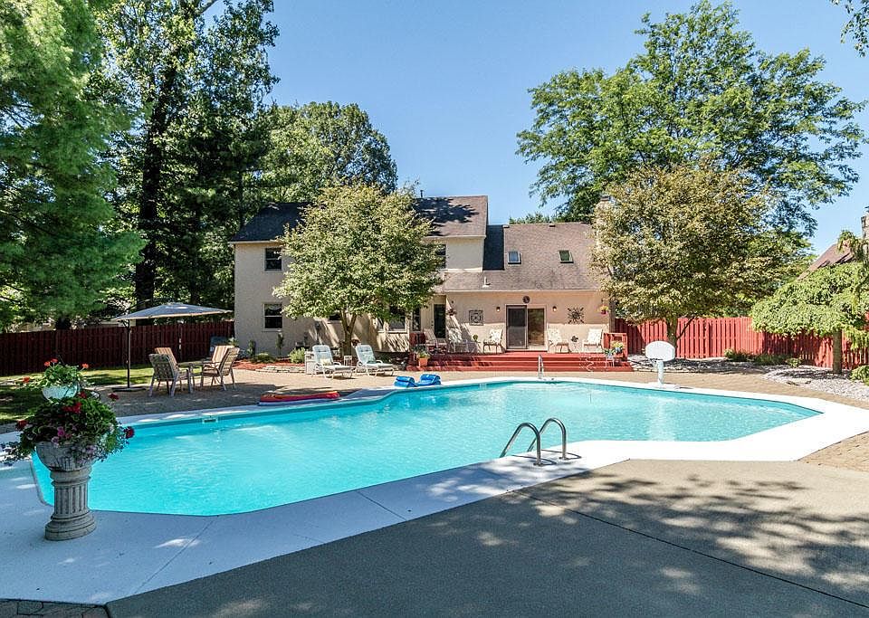 1st image of 8650 Ashford Ln