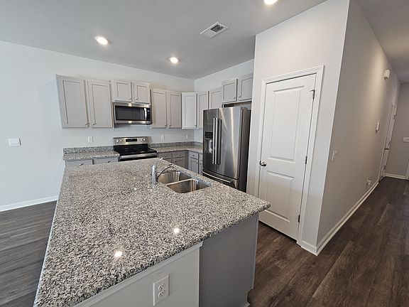 4th image of 7566 Knightbell Cir