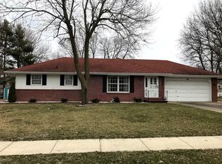 208 E 14th St, Pella, IA 50219