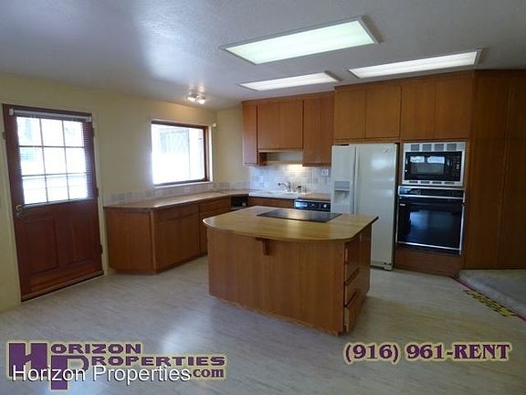4th image of 8743 Phoenix Ave