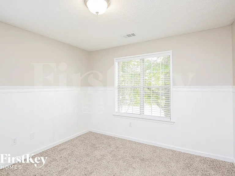 1577 Pinebreeze Dr — Photo 13