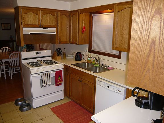 Kitchen w/ Plenty of Cabinets