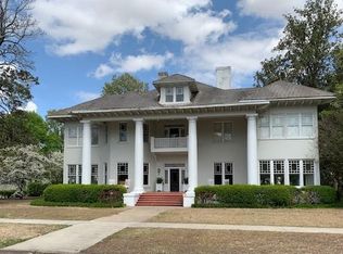 111 N Deer Creek Dr W, Leland, MS 38756