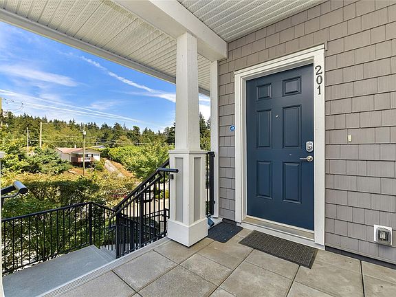 4th image of 591 Latoria Rd #201