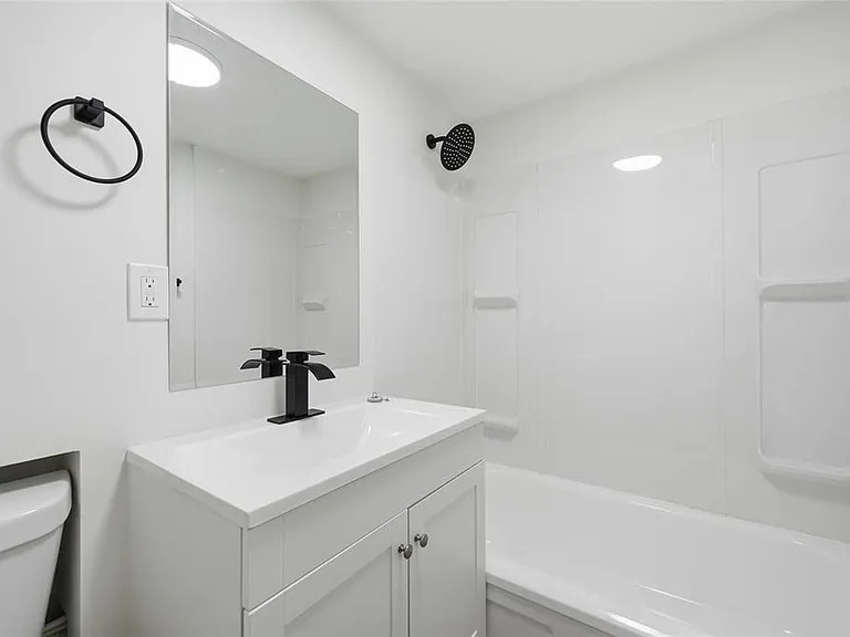 11 Luxton Ave #A — Photo 9