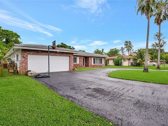 2nd image of 4440 NW 109th Terrace
