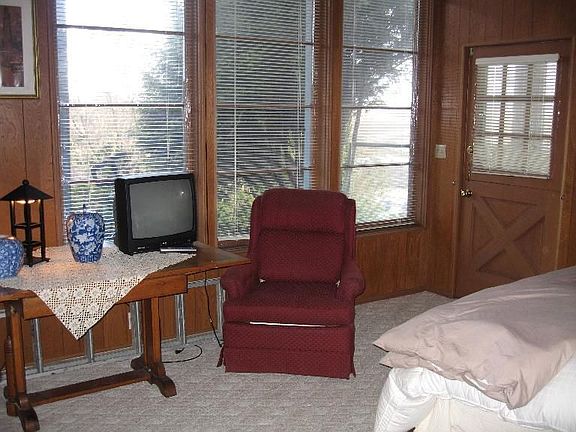downstairs bd/apt.