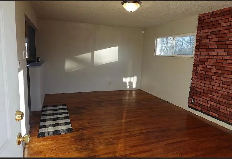 3116 Fairmount Ln — Photo 6