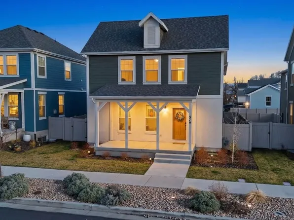 979 W Shoreline Dr, Layton, UT 84041