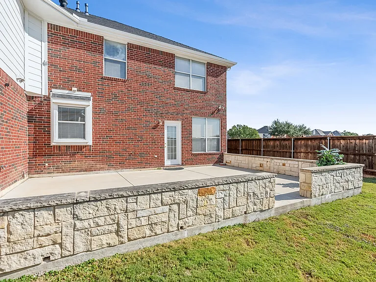 1501 Ector Dr — Photo 29