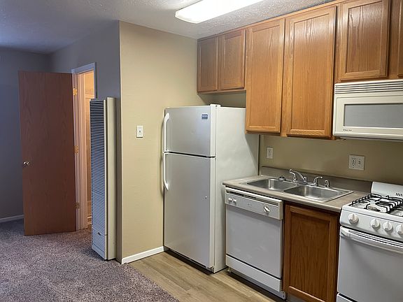 4th image of 1520 Girard Blvd NE APT P