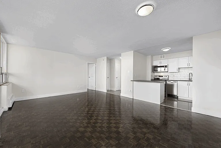 2397 Finch Ave W