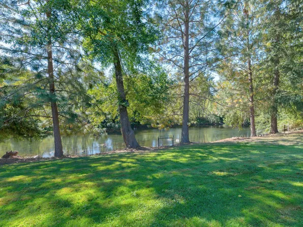 7695 N Applegate Rd, Grants Pass, OR 97527