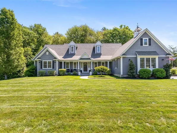 61 Oak St, Douglas, MA 01516