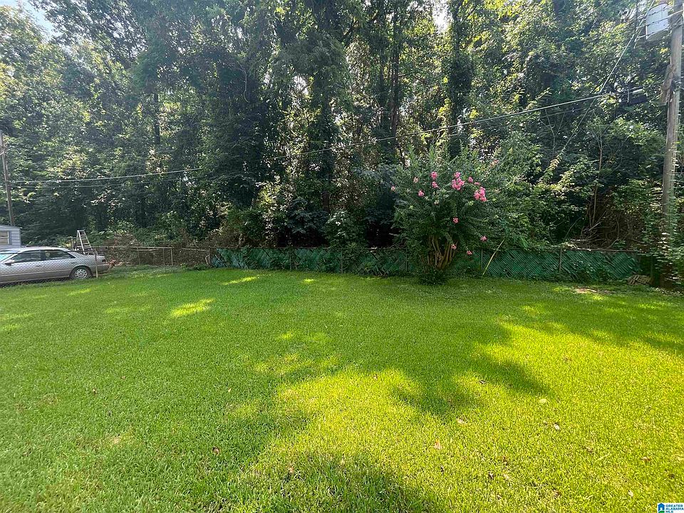 2nd image of 1037 Daniel Dr