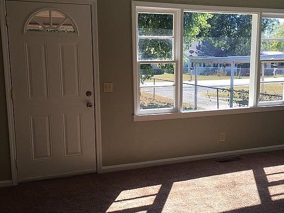 Living Room large Window