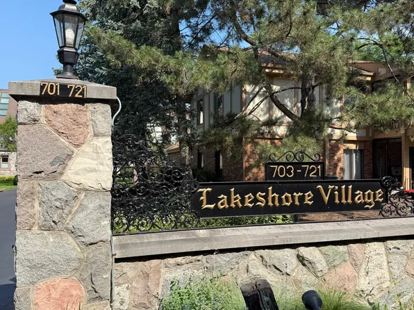 703 S Lake Shore Dr #H, Lake Geneva, WI 53147