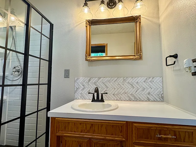 1120 Boone St — Photo 3