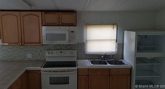 5th image of 19800 SW 180th Ave Lot 136