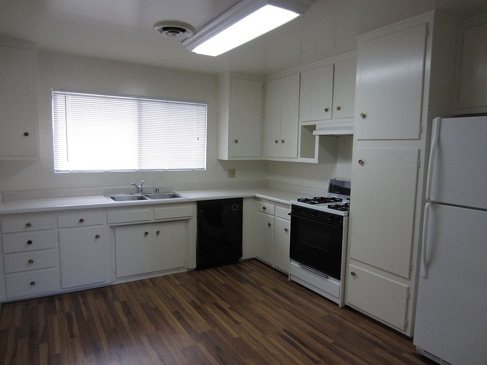 2nd image of 670 E 5th Ave APT 3