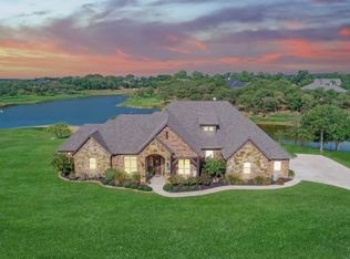 242 E Bluff Ln, Millsap, TX 76066