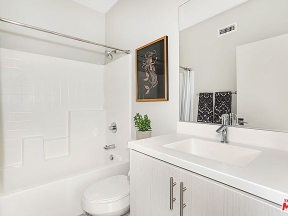 5th image of 3941 Eagle Rock Blvd Unit 40